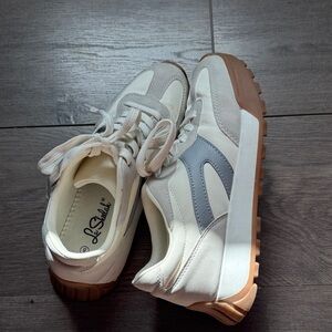 La Sheelah Cream and Gray Sneakers